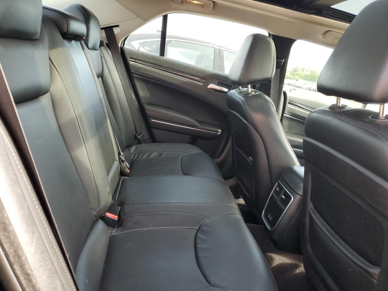 2C3CCARG8GH278438 2016 Chrysler 300 Limited