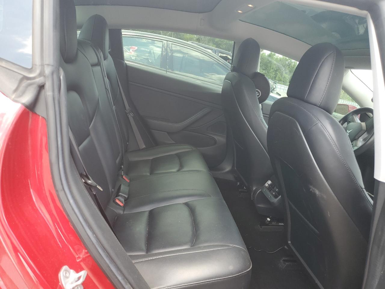 5YJ3E1EB2JF069502 2018 Tesla Model 3