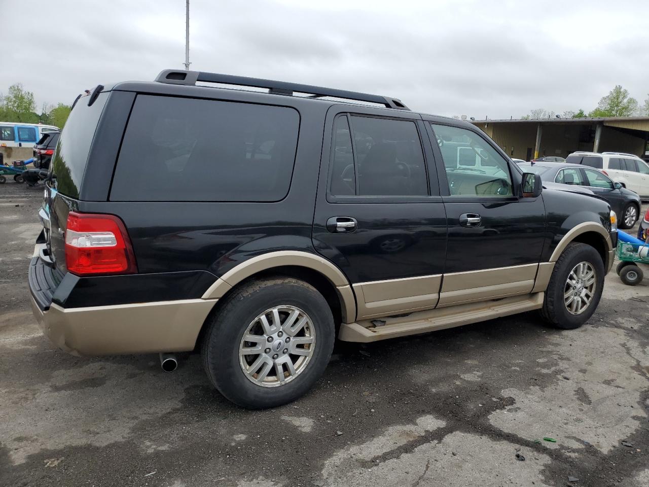 1FMJU1J56BEF21802 2011 Ford Expedition Xlt