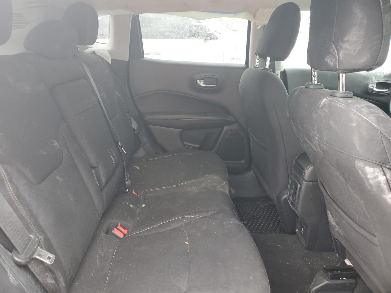 3C4NJDAB4JT457778 2018 Jeep Compass Sport