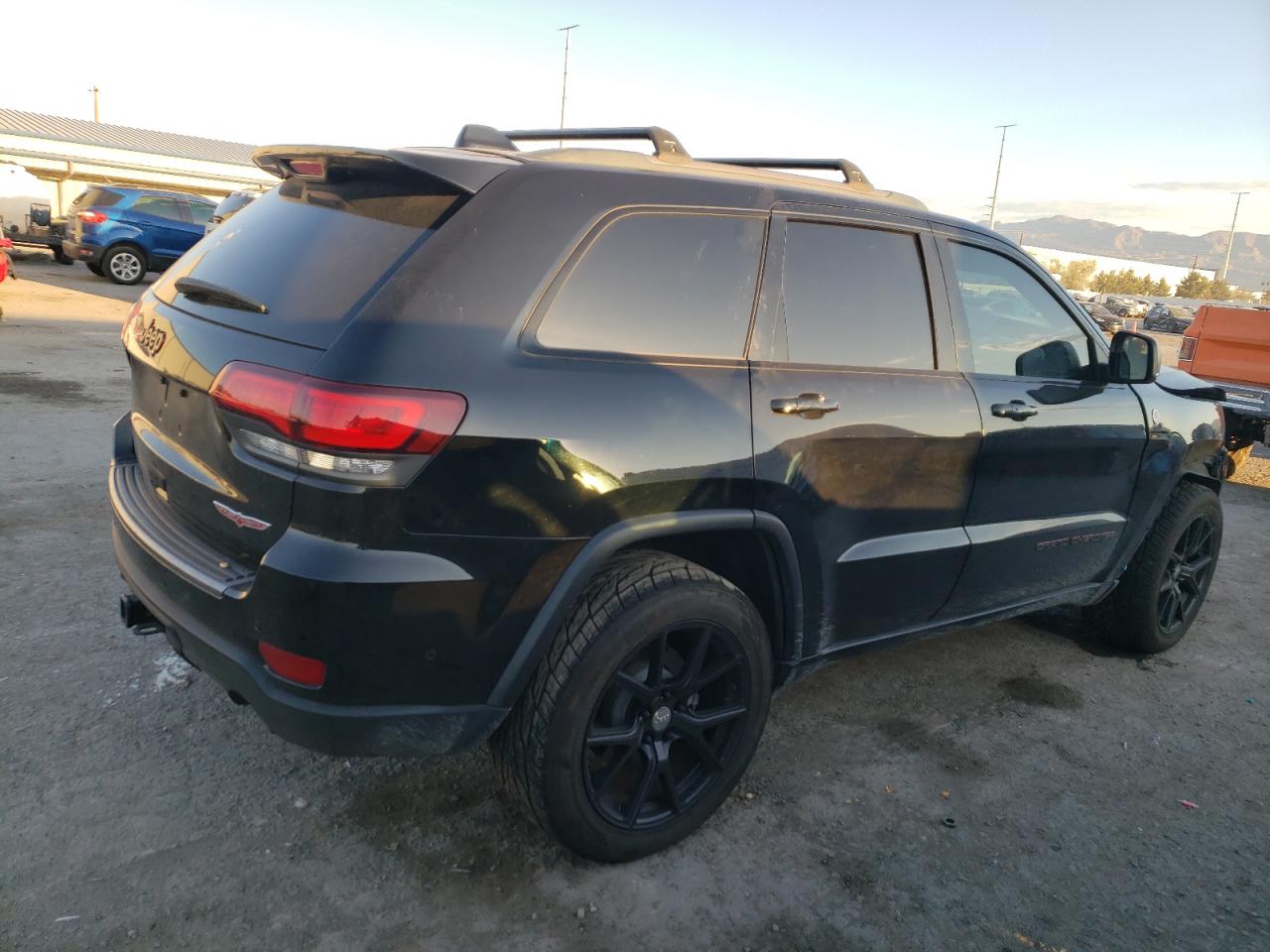 1C4RJFLT3JC129900 2018 Jeep Grand Cherokee Trailhawk