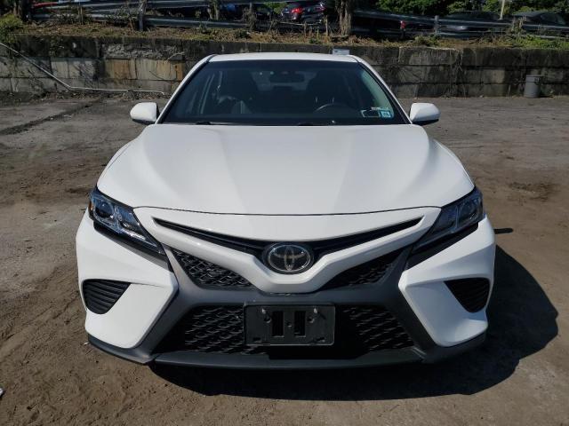 VIN 4T1B11HK5JU042865 2018 Toyota Camry, L no.5