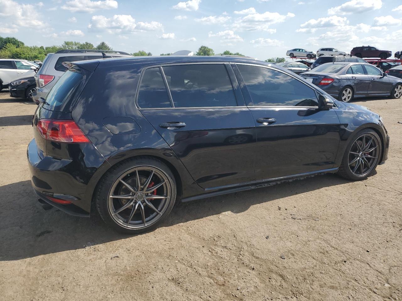 3VW5T7AUXHM026067 2017 Volkswagen Gti S