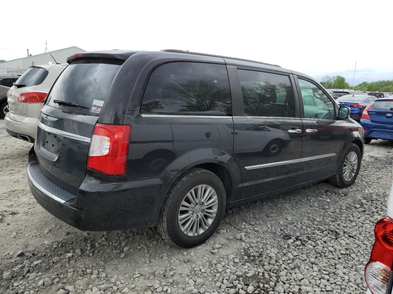 2C4RC1CGXFR674085 2015 Chrysler Town & Country Touring L