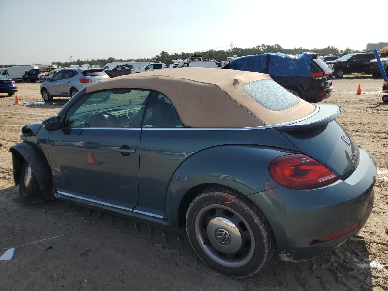 2018 Volkswagen Beetle S vin: 3VW5DAATXJM502664