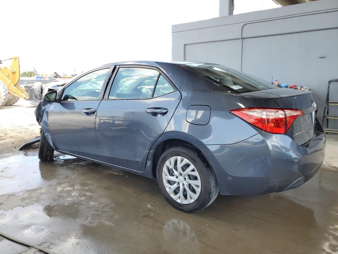 2018 Toyota Corolla L vin: 5YFBURHE4JP847564