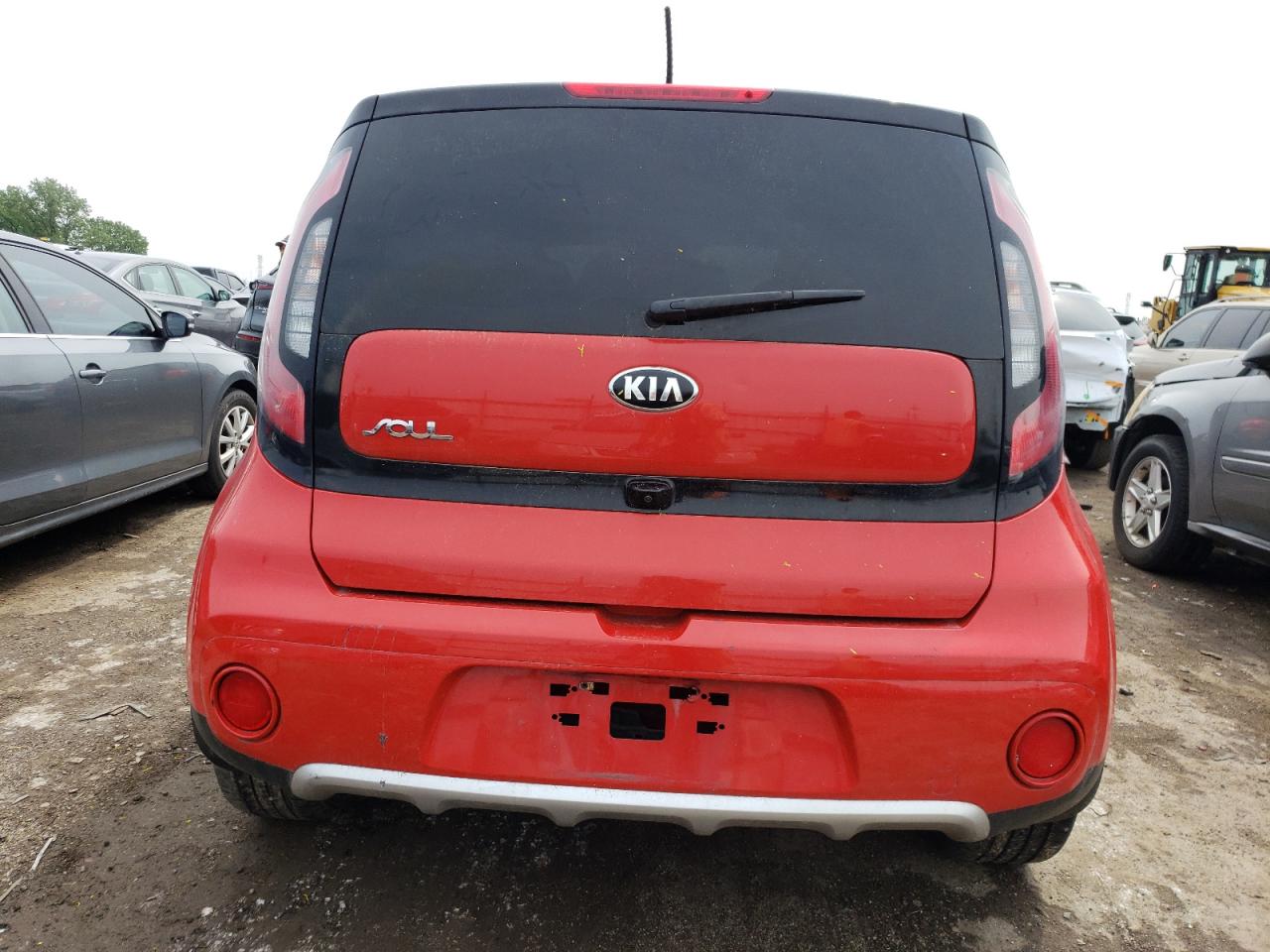 KNDJP3A51J7572604 2018 Kia Soul +