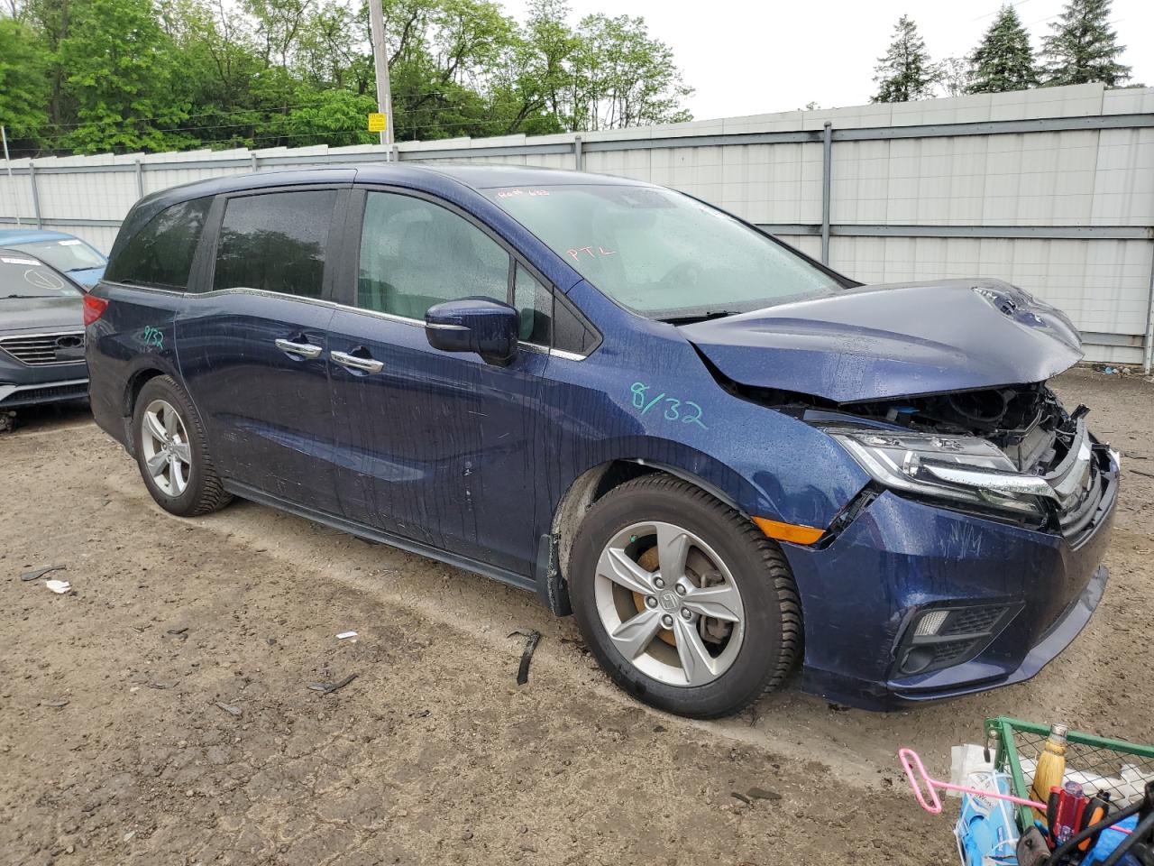 5FNRL6H70JB009867 2018 Honda Odyssey Exl