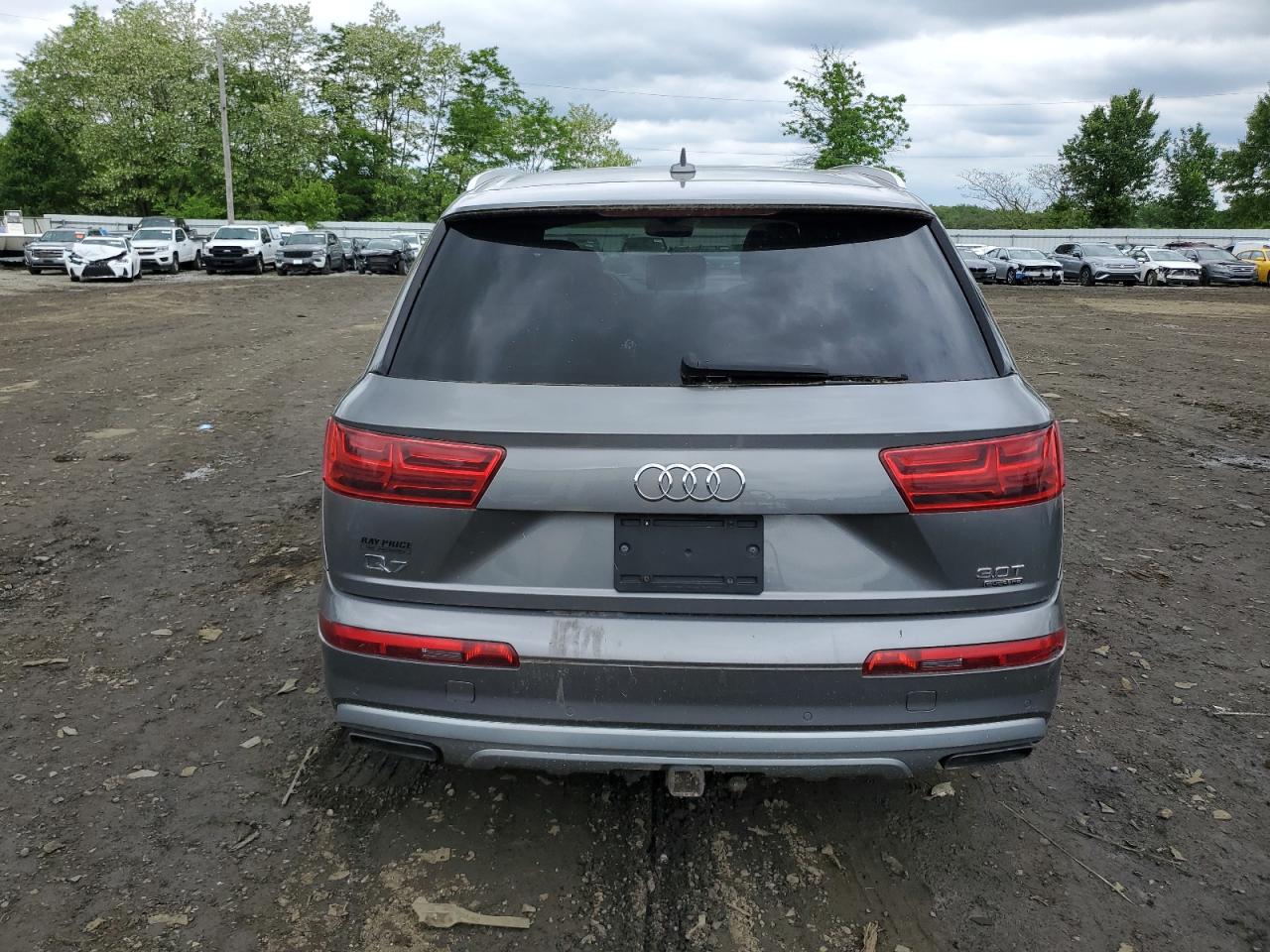 2017 Audi Q7 Premium Plus vin: WA1LAAF76HD021812