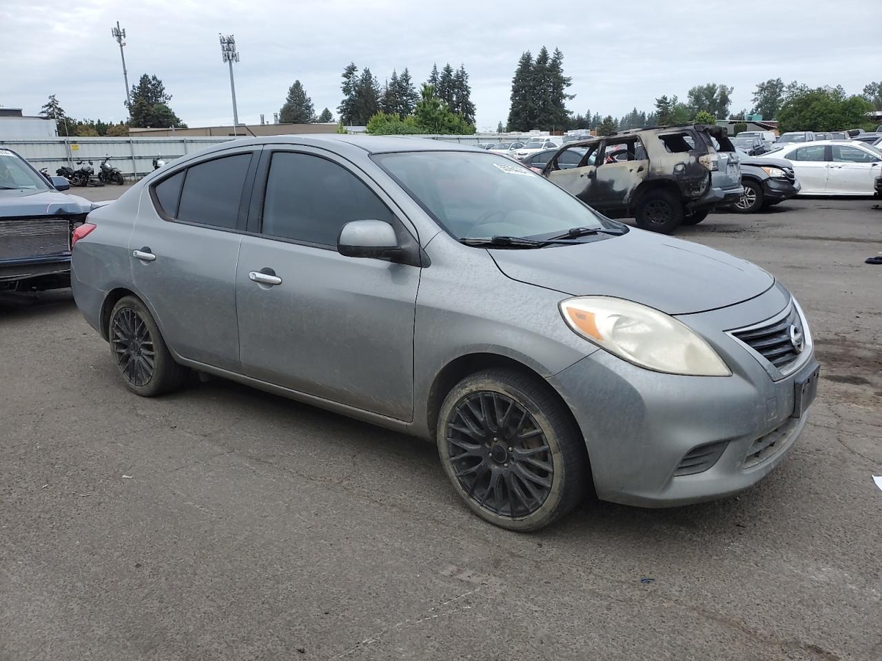 2014 Nissan Versa S vin: 3N1CN7APXEL804144