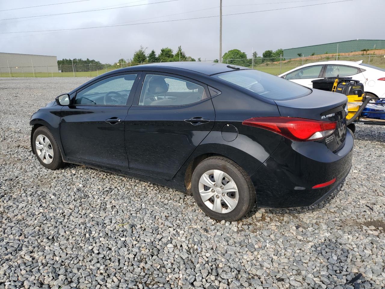 5NPDH4AE7GH765103 2016 Hyundai Elantra Se