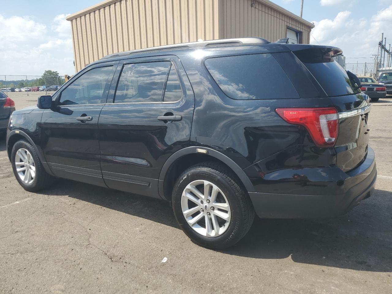 2017 Ford Explorer vin: 1FM5K7B87HGD97426