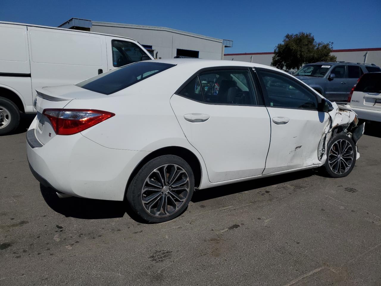 2014 Toyota Corolla L vin: 5YFBURHE0EP104387