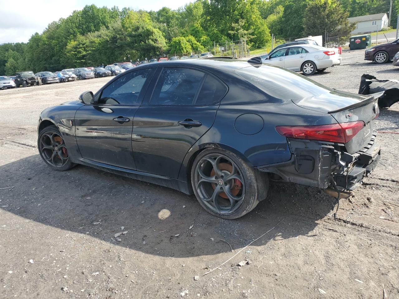 2017 Alfa Romeo Giulia Ti Q4 vin: ZARFAEENXH7552199