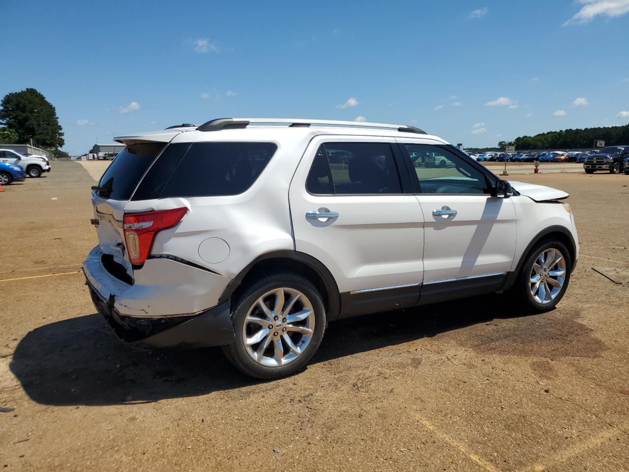 1FM5K7D83FGA45325 2015 Ford Explorer Xlt