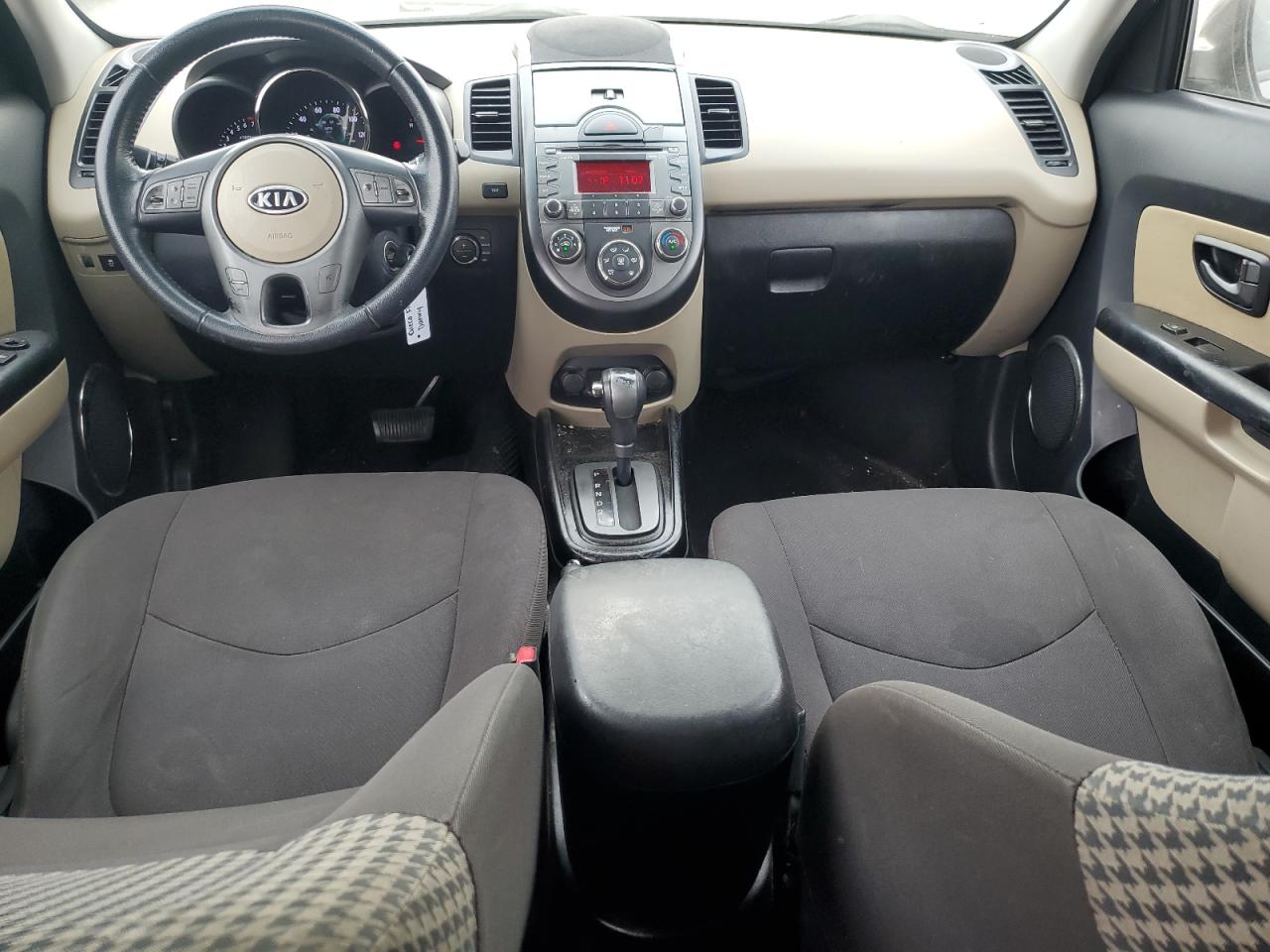 KNDJT2A29A7147529 2010 Kia Soul +