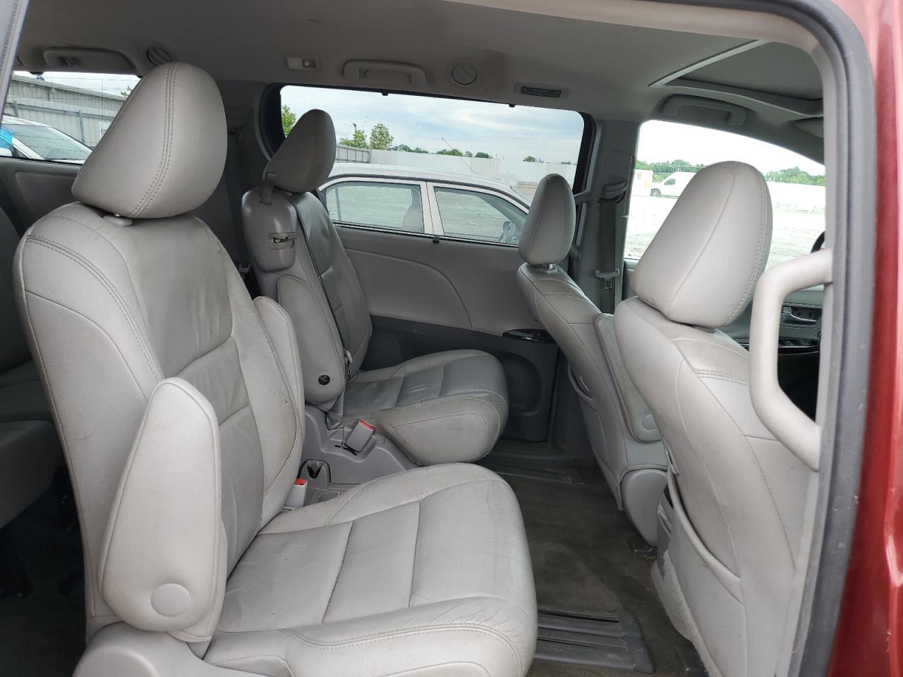 5TDYK3DC0GS748502 2016 Toyota Sienna Xle