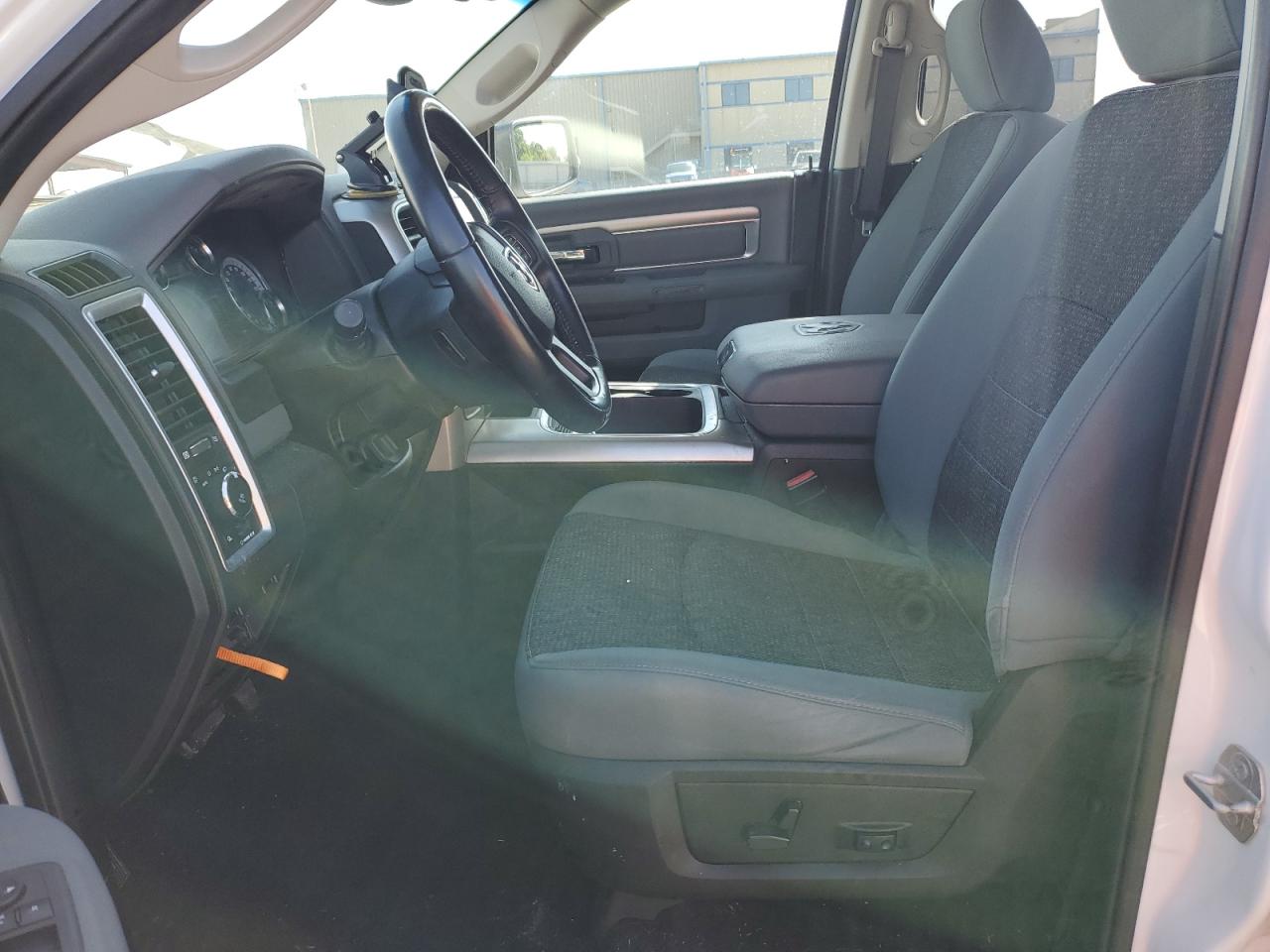 1C6RR6LT4KS538124 2019 Ram 1500 Classic Slt