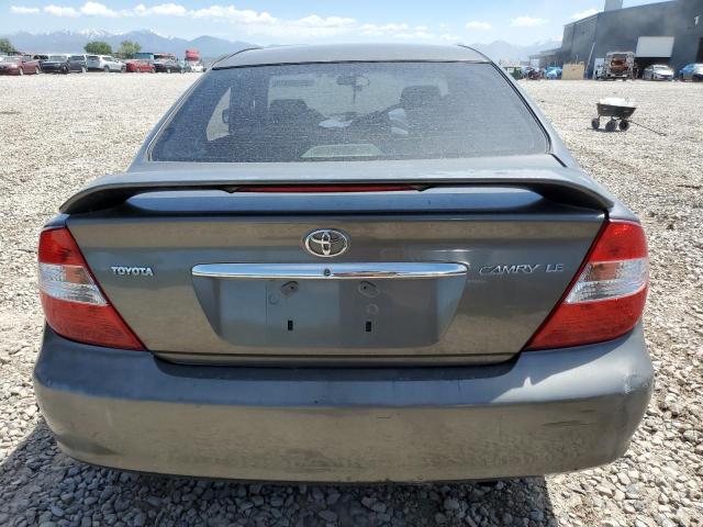 2004 Toyota Camry Le VIN: JTDBE32K040260981 Lot: 55159474