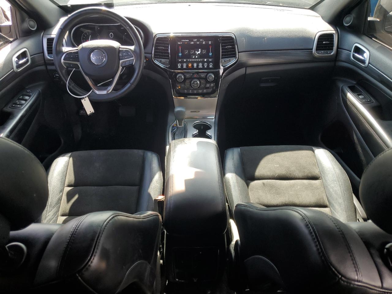 1C4RJEAG3KC763516 2019 Jeep Grand Cherokee Laredo