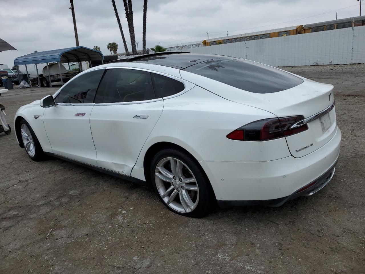 5YJSA1S26FF090016 2015 Tesla Model S 70D