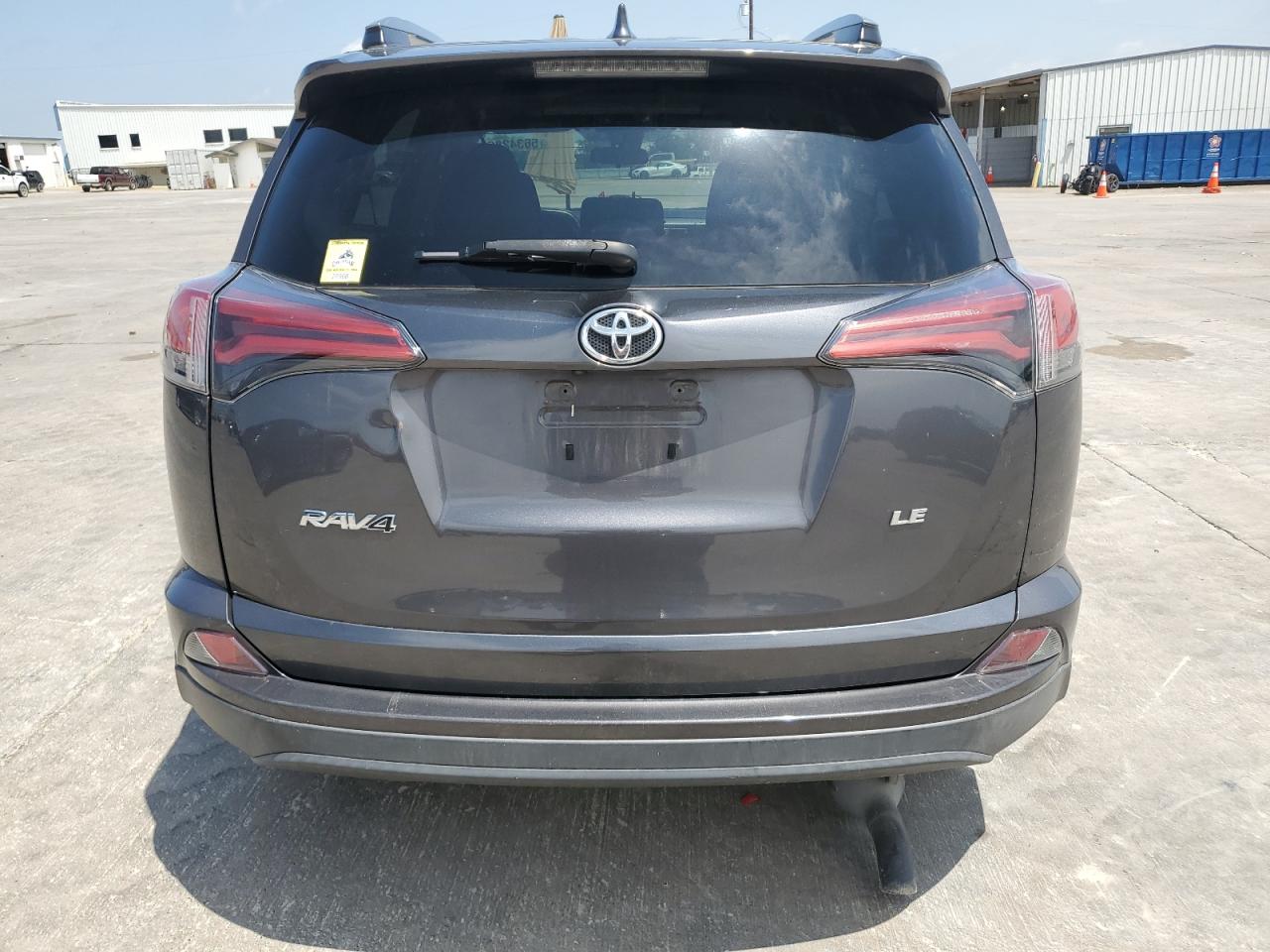 2018 Toyota Rav4 Le vin: 2T3ZFREV0JW453269