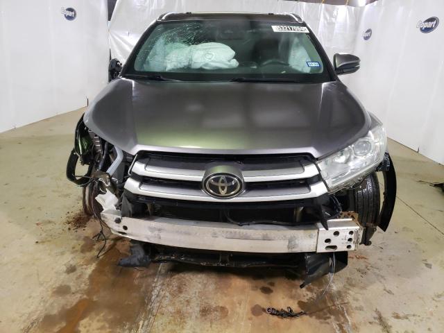 VIN 5TDKZRFH2KS562465 2019 Toyota Highlander, SE no.5