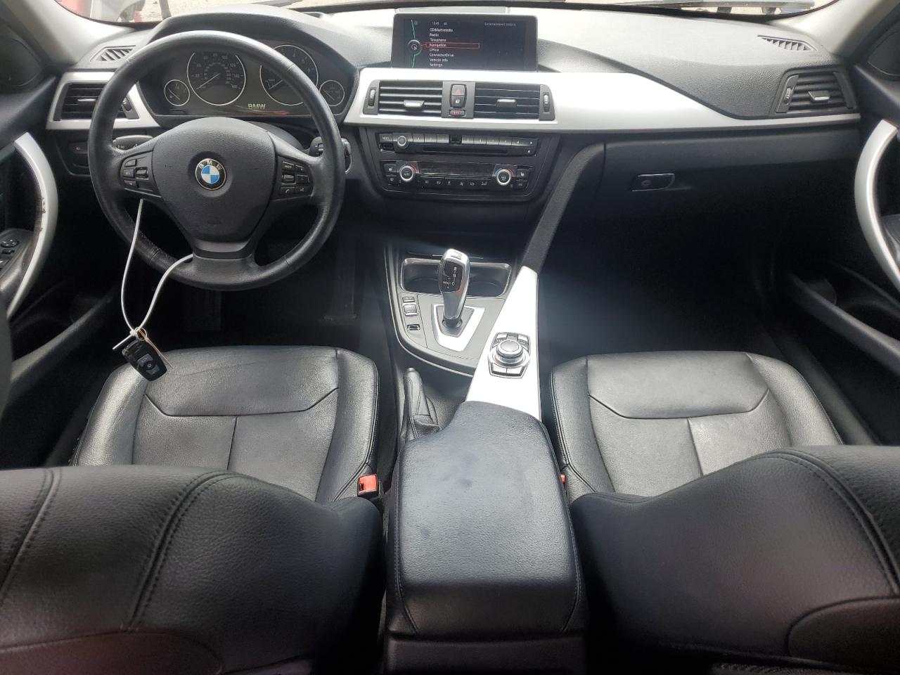 2013 BMW 328 Xi Sulev vin: WBA3B5G57DNS03334