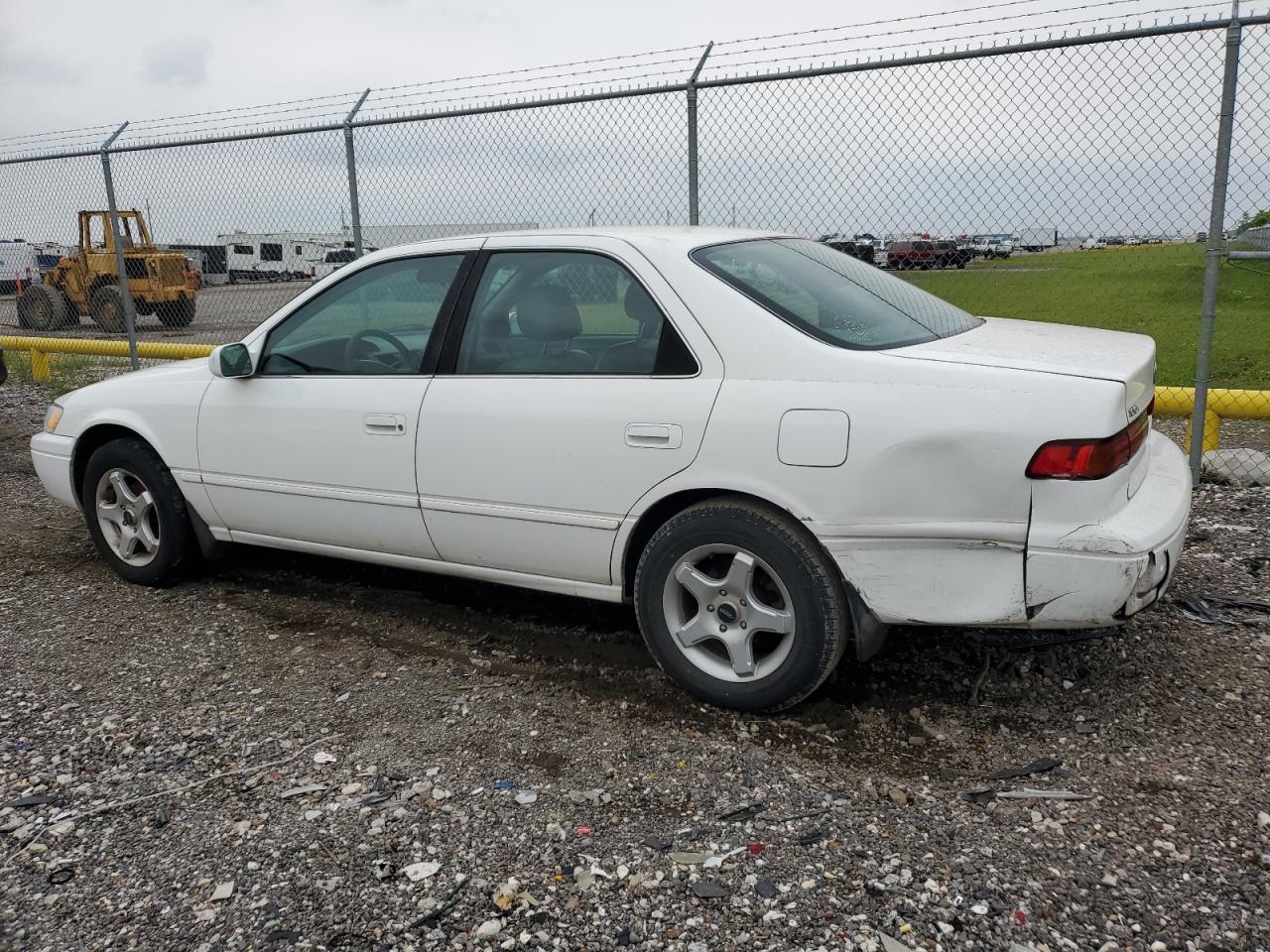 JT2BF22K4W0108690 1998 Toyota Camry Le