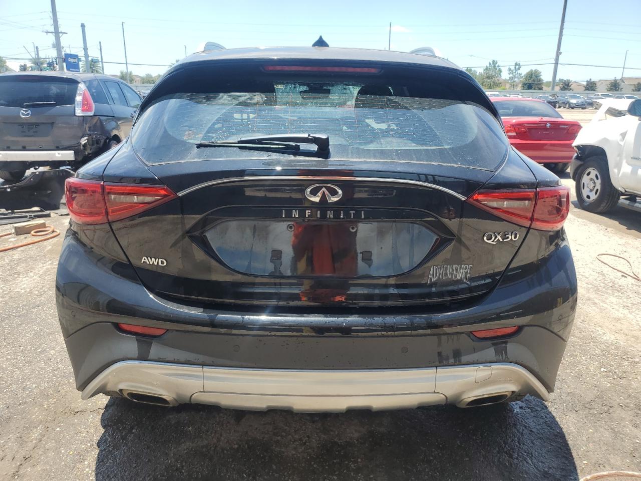 SJKCH5CR3JA045343 2018 Infiniti Qx30 Base