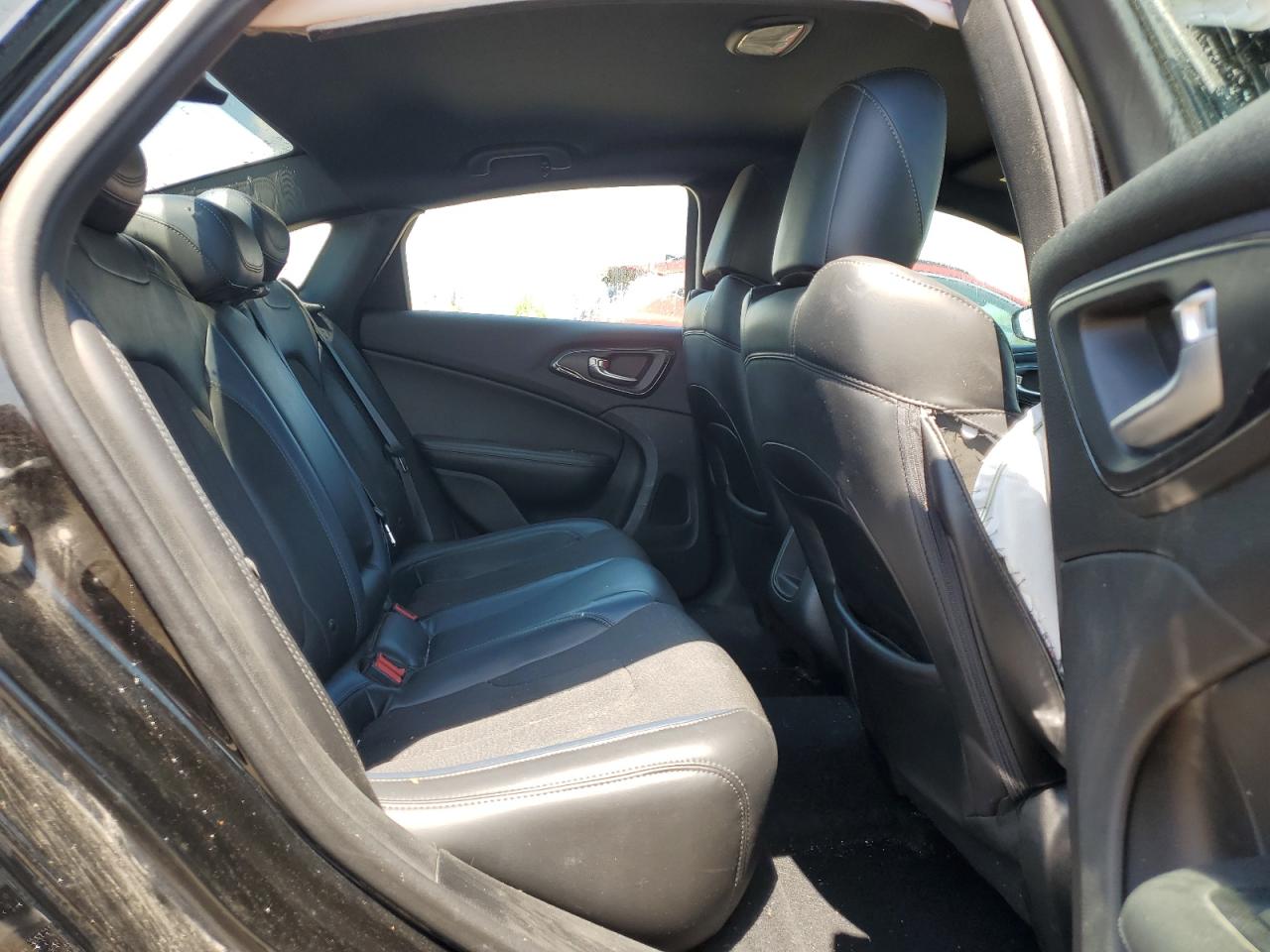 1C3CCCBB1FN618173 2015 Chrysler 200 S