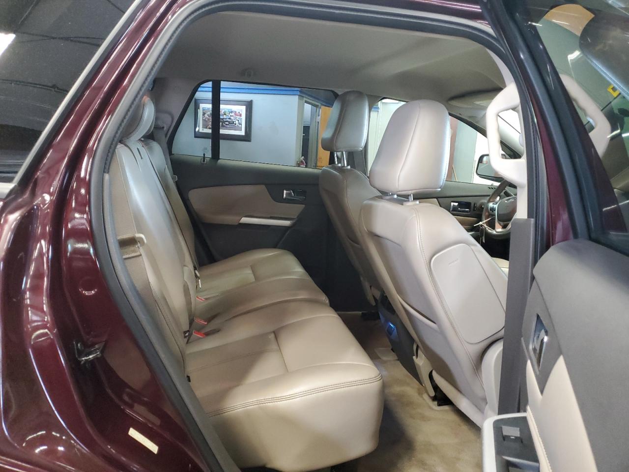 2FMDK4JC8BBA44501 2011 Ford Edge Sel