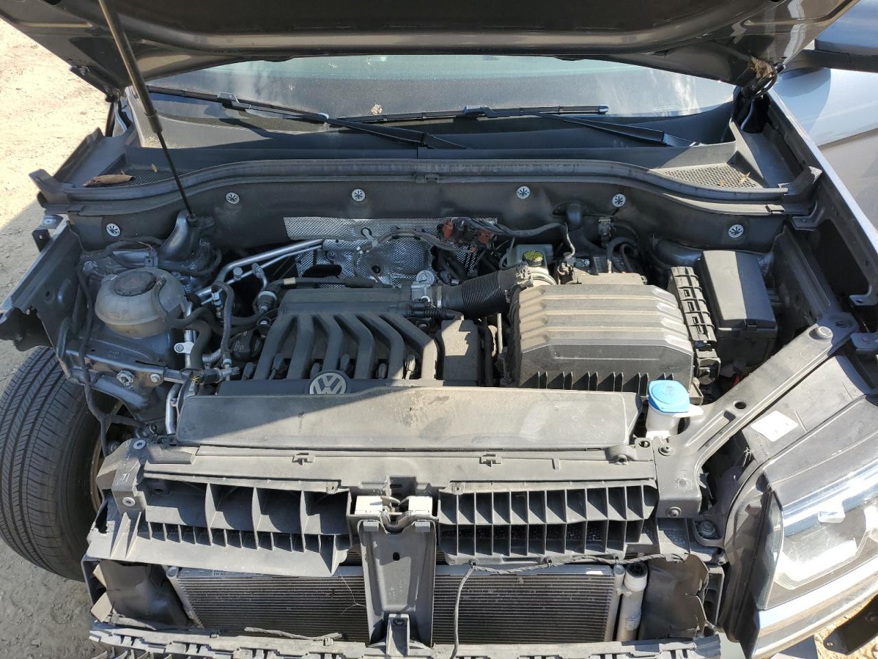 1V2DR2CA6KC608760 2019 Volkswagen Atlas Se