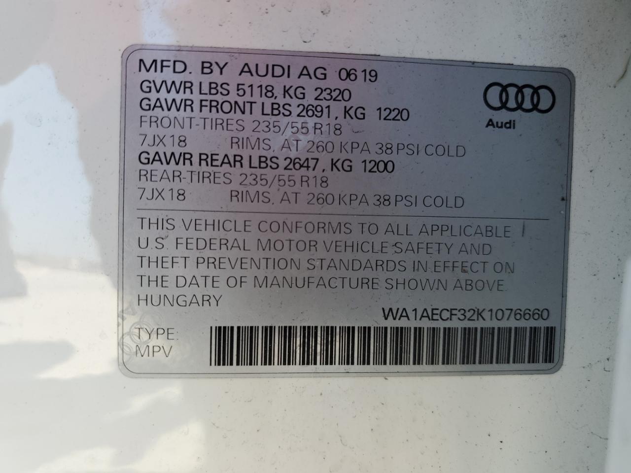 WA1AECF32K1076660 2019 Audi Q3 Premium