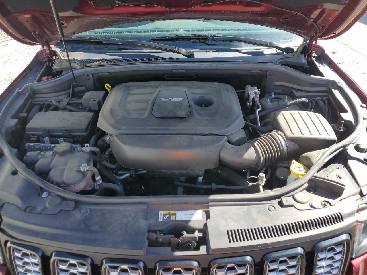 1C4RJFAG2JC294200 2018 Jeep Grand Cherokee Laredo