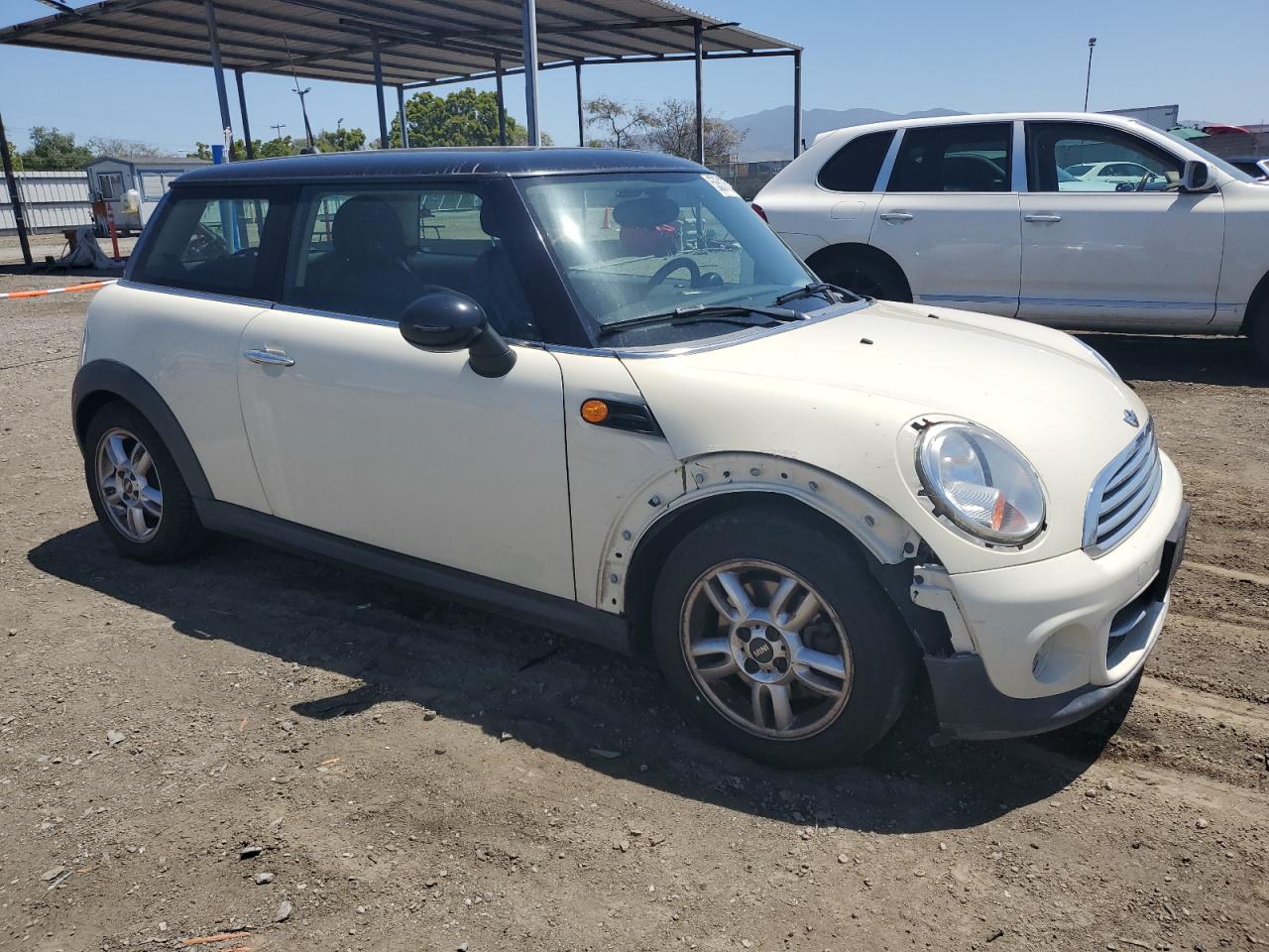 2013 Mini Cooper vin: WMWSU3C57DT687579