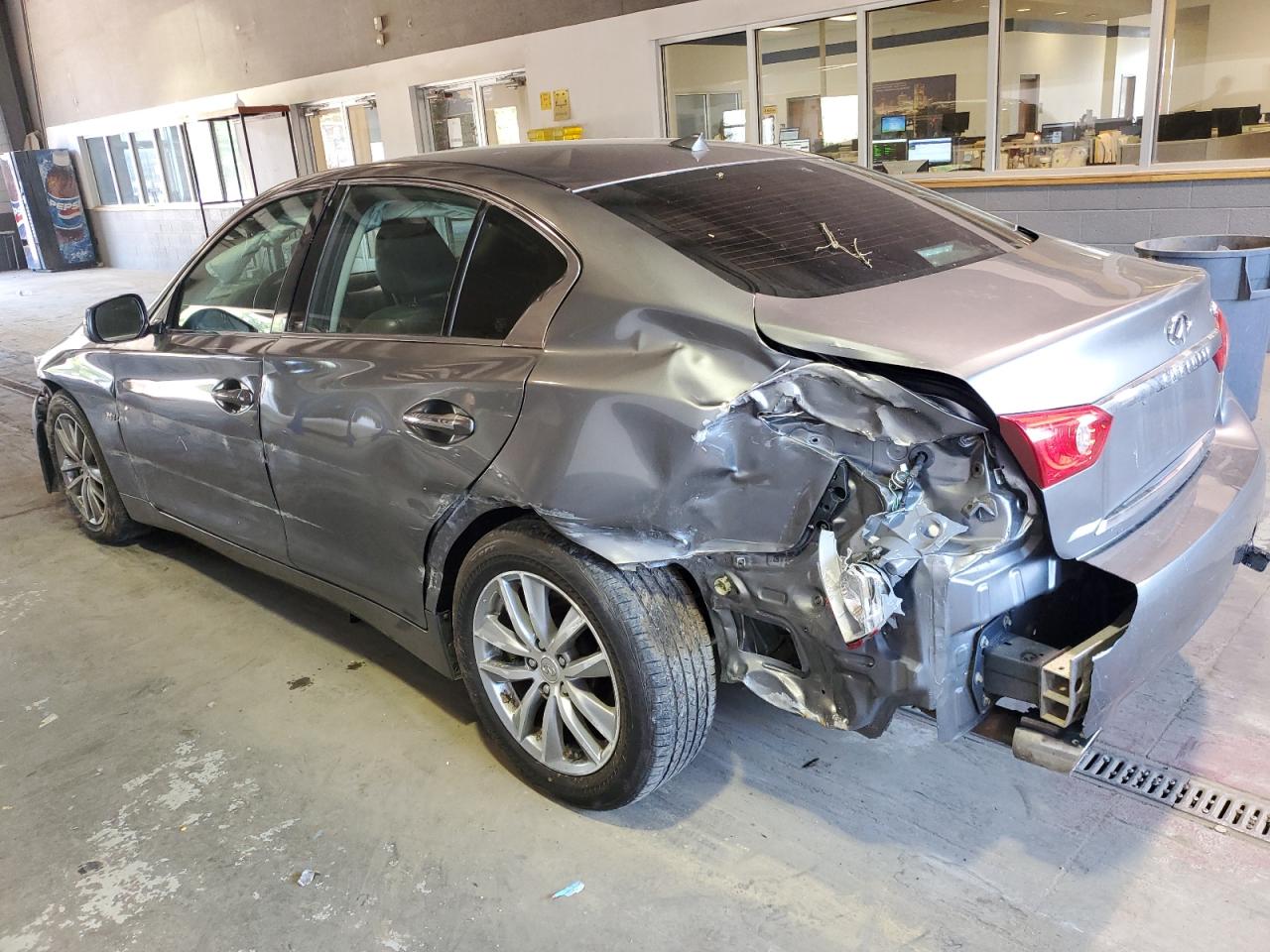 JN1EV7AR0GM343586 2016 Infiniti Q50 Premium