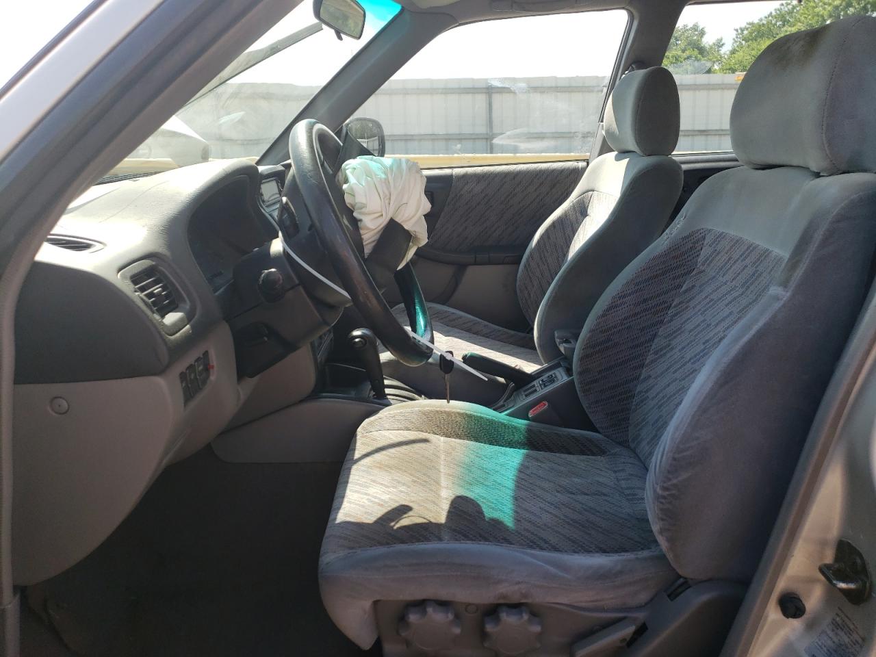 JF1SF6551XH740947 1999 Subaru Forester S