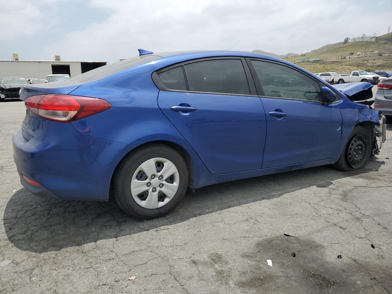 3KPFL4A70JE164460 2018 Kia Forte Lx