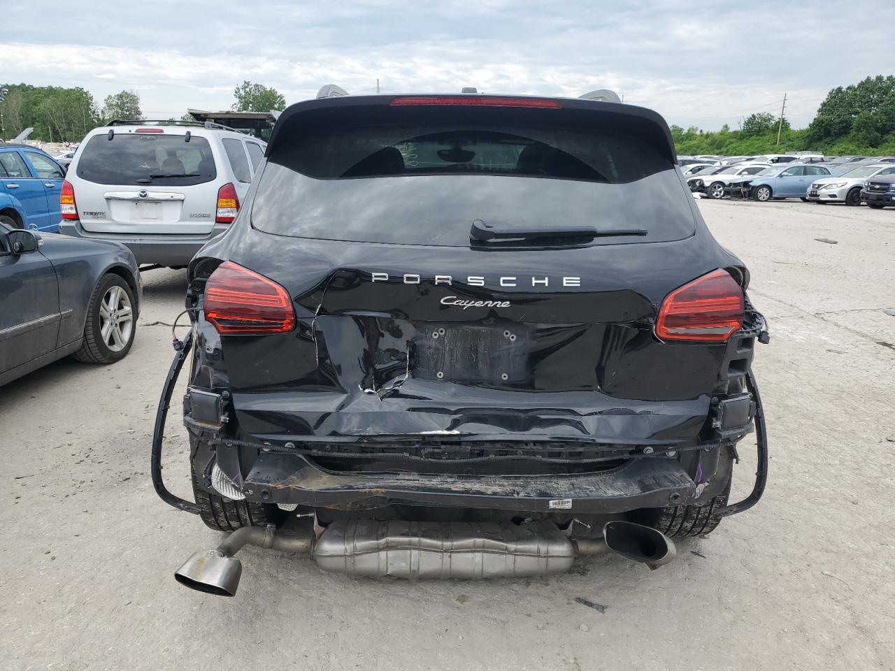 WP1AA2A27HKA84023 2017 Porsche Cayenne