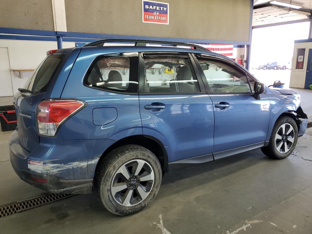 JF2SJABC8JH417969 2018 Subaru Forester 2.5I