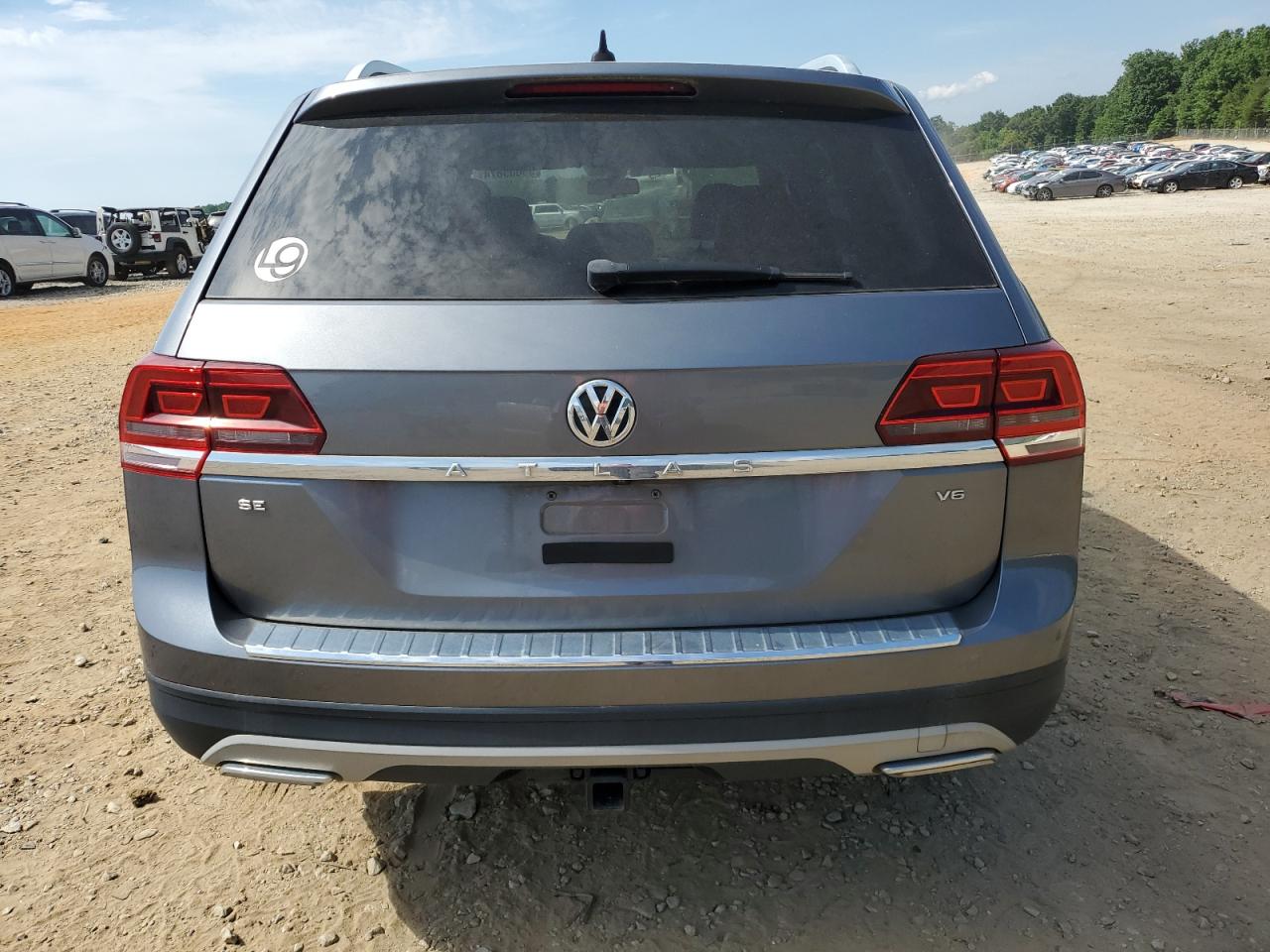 1V2DR2CA6KC608760 2019 Volkswagen Atlas Se