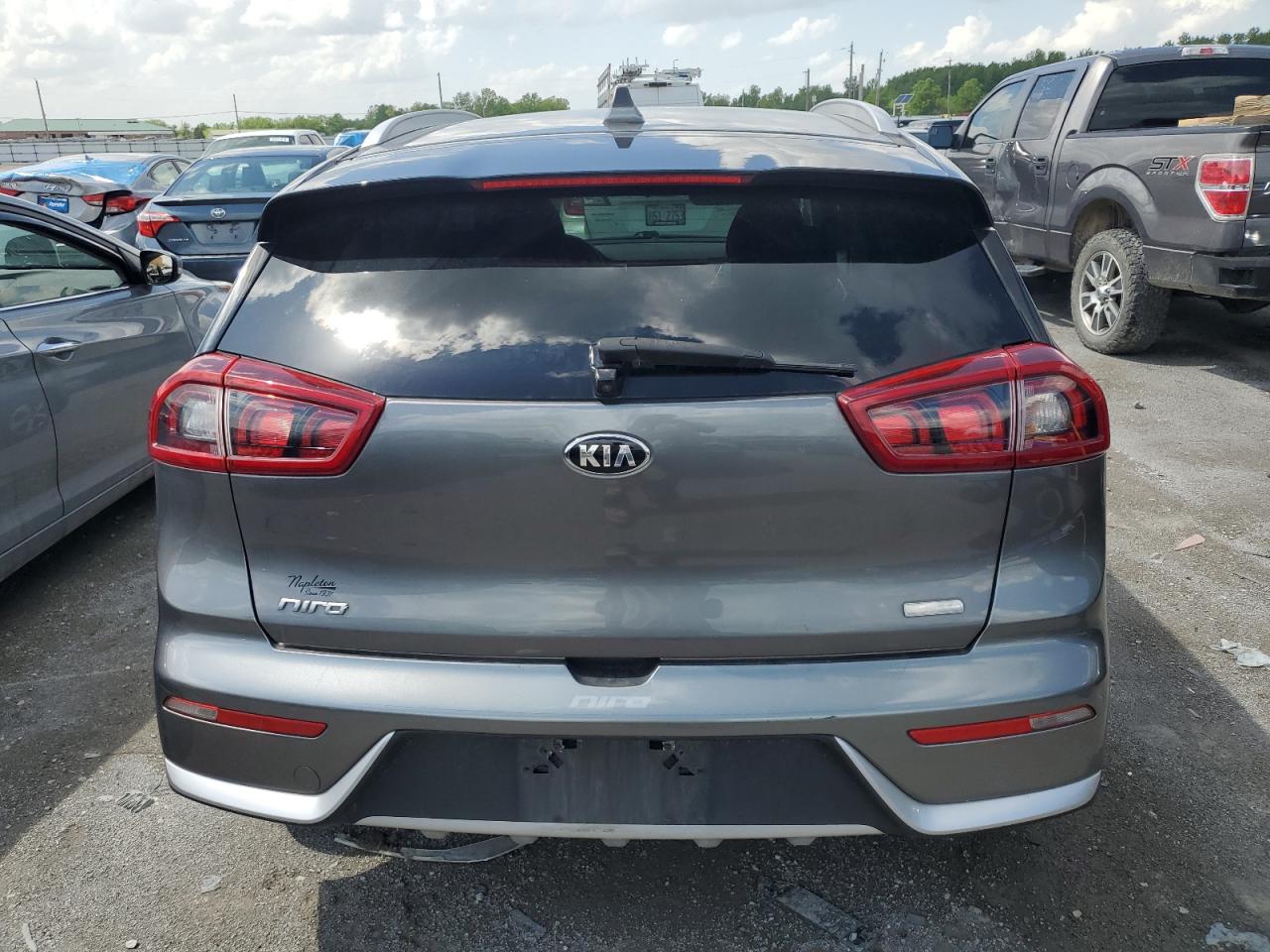 KNDCB3LC9H5068374 2017 Kia Niro Fe