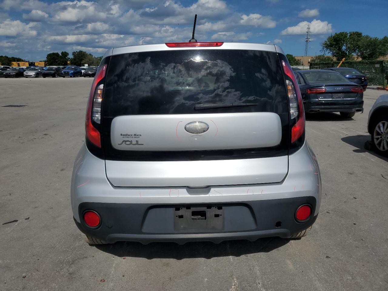 KNDJN2A24J7574806 2018 Kia Soul