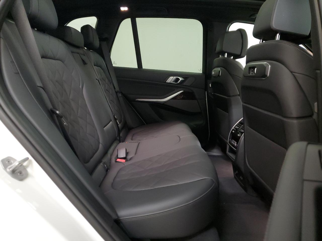 5UX13EU04R9V07476 2024 BMW X5 Sdrive 40I