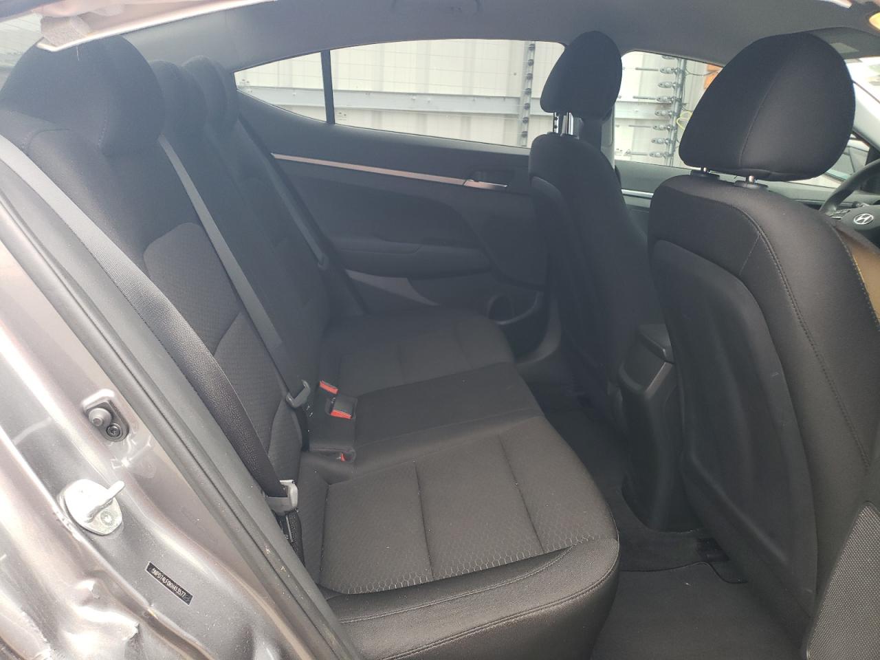 5NPD74LF0KH413577 2019 Hyundai Elantra Se
