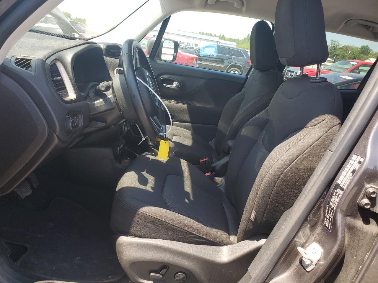 ZACCJBBT5GPE16868 2016 Jeep Renegade Latitude