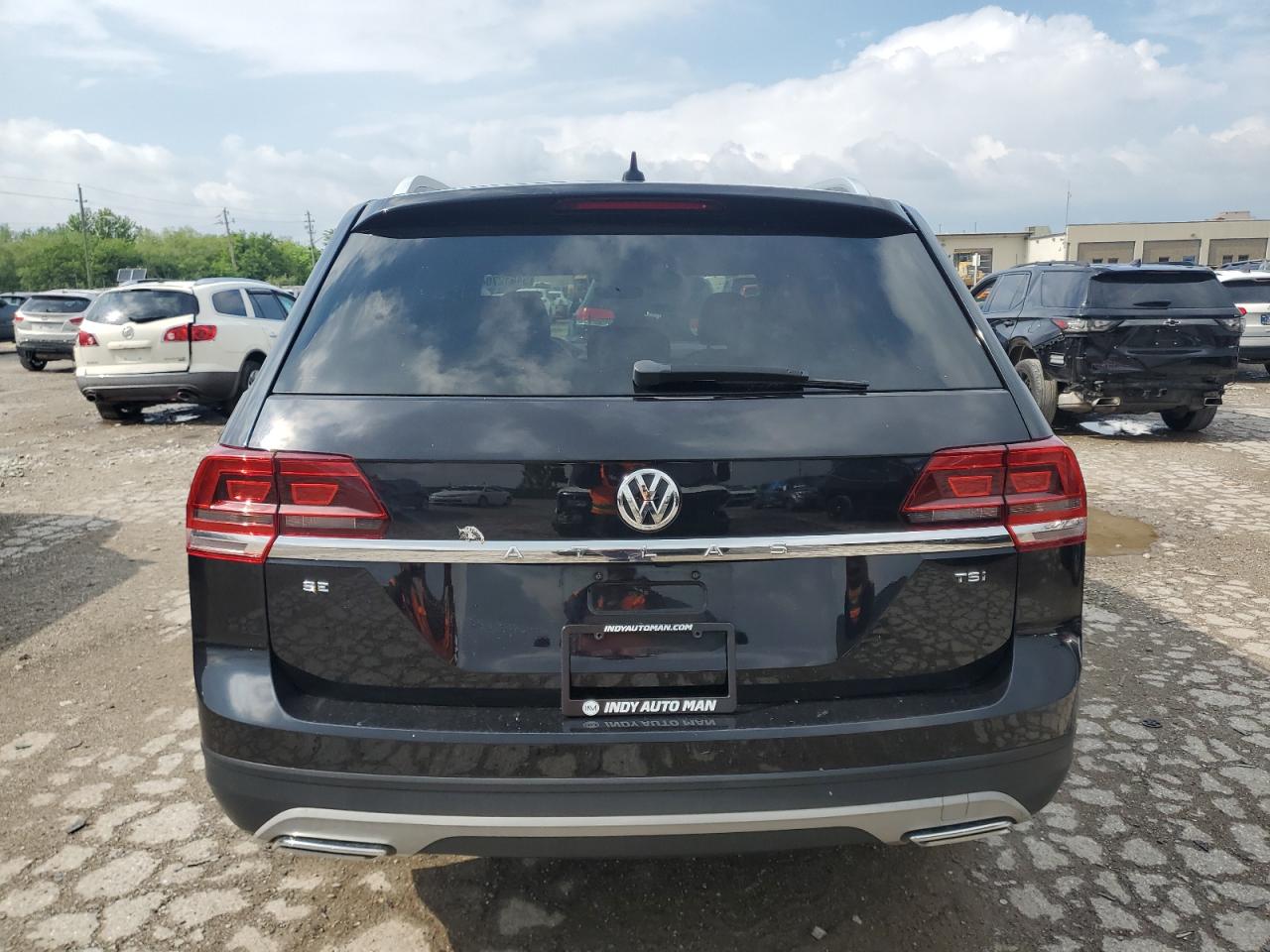 1V2DP2CA2JC596966 2018 Volkswagen Atlas Se