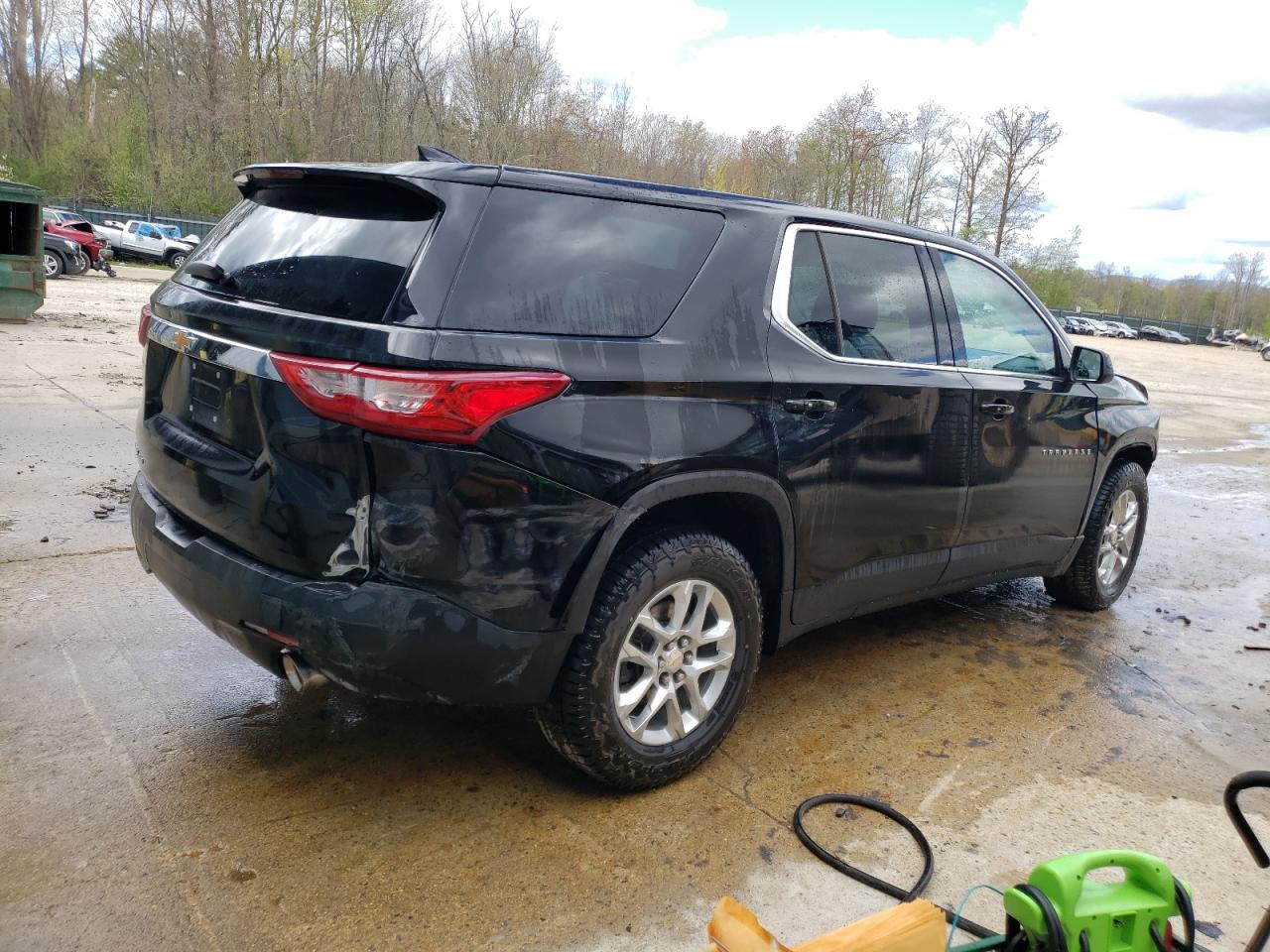 2021 Chevrolet Traverse Ls vin: 1GNEVFKW8MJ235040