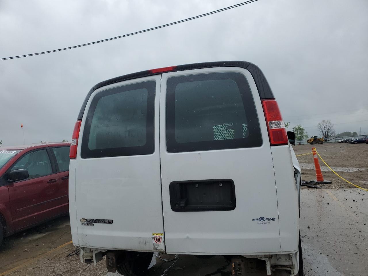 1GCWGAFG1K1251588 2019 Chevrolet Express G2500